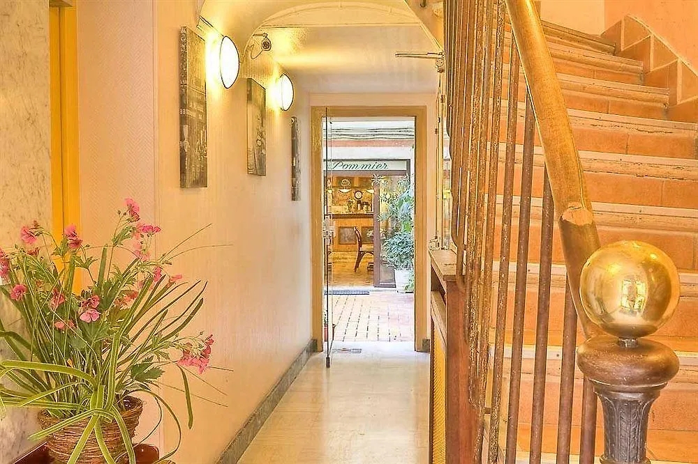 De Bruxelles Hotel Paris